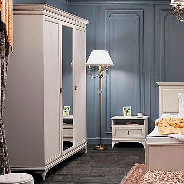 Шкаф для одежды Агата АТ-2 в интерьере