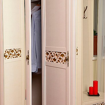 Шкаф для одежды Ливадия Л-5 в интерьере
