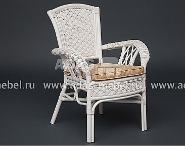 Кресло с подушками от обеденного комплекта Andrea из натурального ротанга