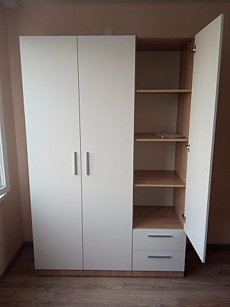 Шкаф 3-х дверный с ящиками Илга