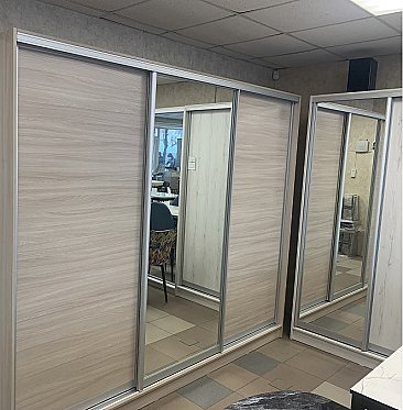 Шкаф-купе Виват 3-х дверный с 1 зеркалом 2670/600