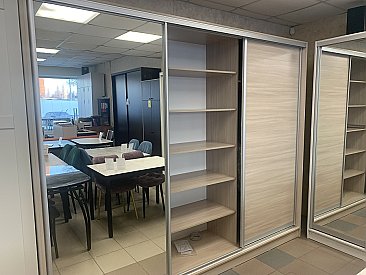 Шкаф-купе Виват 3-х дверный с 1 зеркалом 2670/600