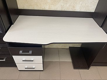 Компьютерный стол №16 Статус