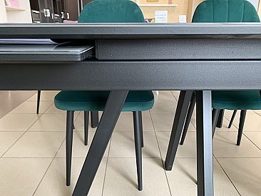 Обеденная группа со столом Стокгольм и стульями Сидней