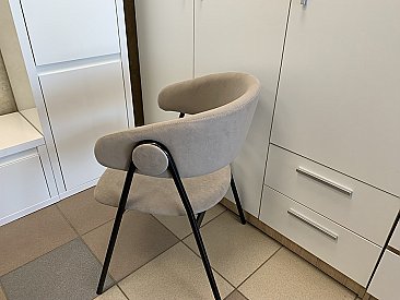 Стул мягкий с подлокотниками Берне